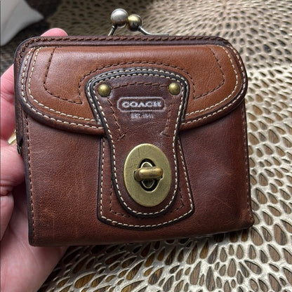 Vintage Whiskey Leather Legacy Stripe Bag and Wallet Set